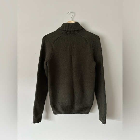 Banana Republic Sweater. Size XS - Picture 2 of 4
